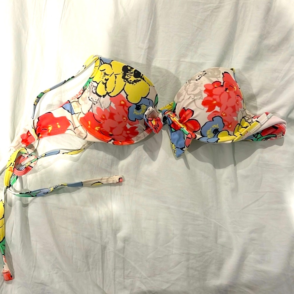 American Eagle white floral bikini top 32b push up